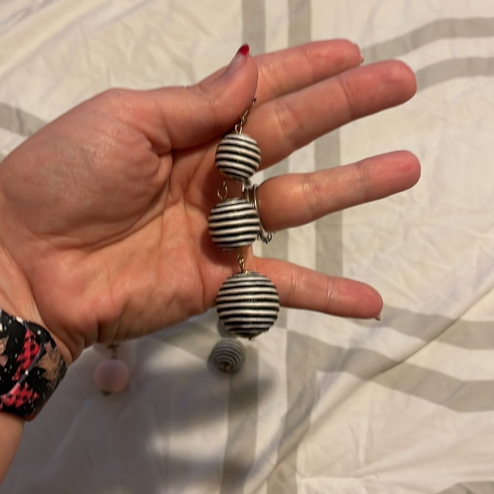 Earring bundle!!! - Picture 3 of 4